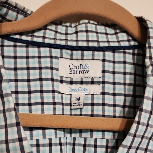 Croft & Barrow Blue and White Casual Button Down Shirt - Picture 2 of 5